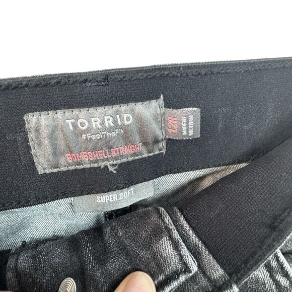 Torrid Bombshell Straight Jeans Womens Size 12R Super Soft Acid Wash Black - Picture 3 of 3